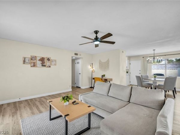 913 De Met Drive , Las Vegas, NV 89119