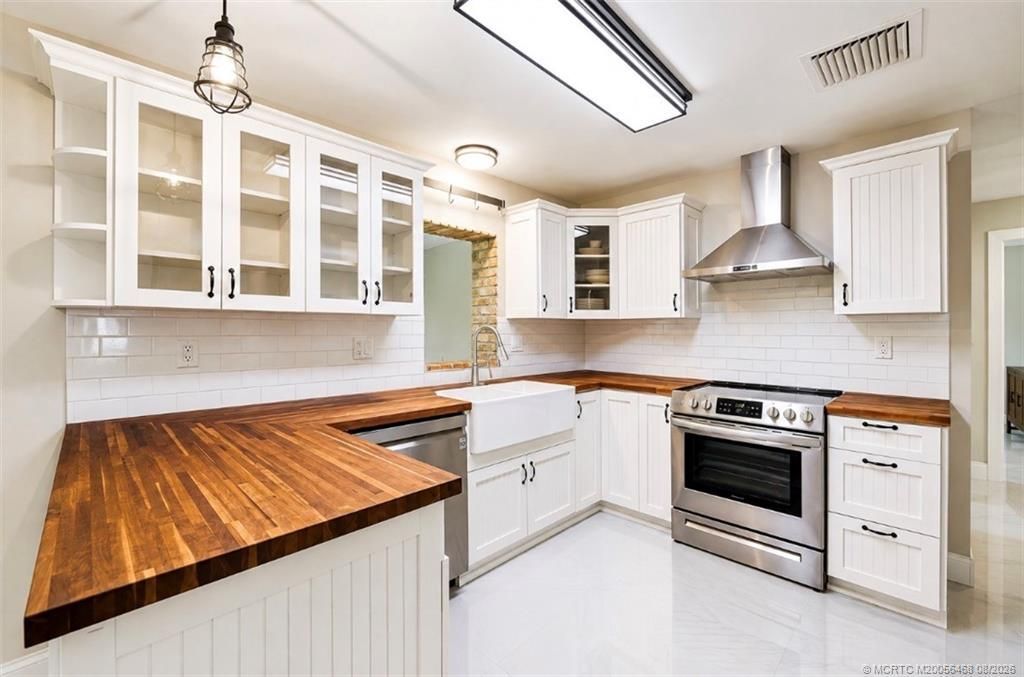 4245 NE Sunset Drive, Jensen Beach, FL 34957 Photo