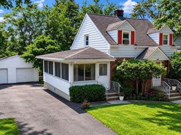 544 Abbott Ave, Ridgefield, NJ 07657