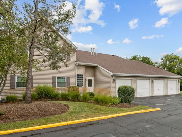 29 N Park Boulevard , Unit H, Streamwood, IL 60107