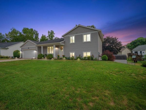 1338 Scott Creek Drive NE, Belmont, MI 49306