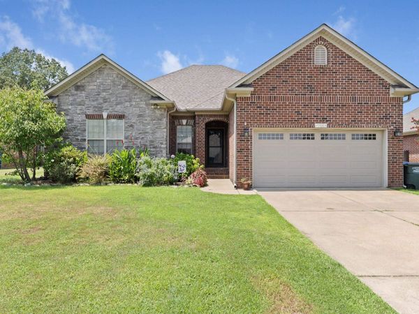 1025 Champions , Conway, AR 72034