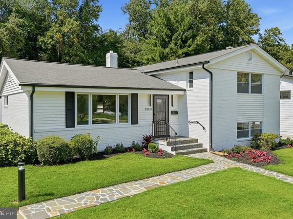 9831 SINGLETON DRIVE , BETHESDA, MD 20817