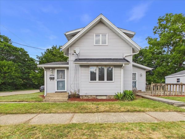 2335 Burton Street , Rockford, IL 61103