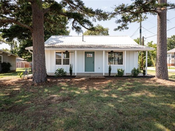 1023 S Morningside Drive , Fayetteville, AR 72701