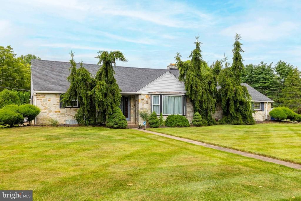 3946 BLAKE ROAD, HUNTINGDON VALLEY, PA 19006