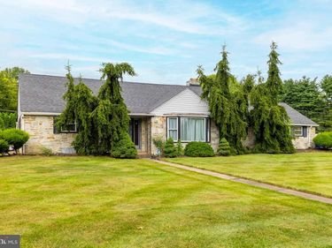 3946 BLAKE ROAD, HUNTINGDON VALLEY, PA 19006