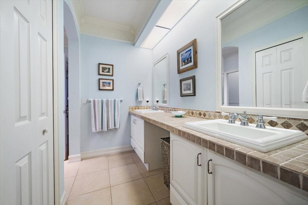 4836 Dunn Drive, Sarasota, FL 34233 Photo