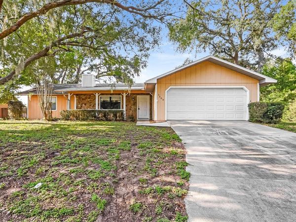 1309 COVE PLACE , TAVARES, FL 32778