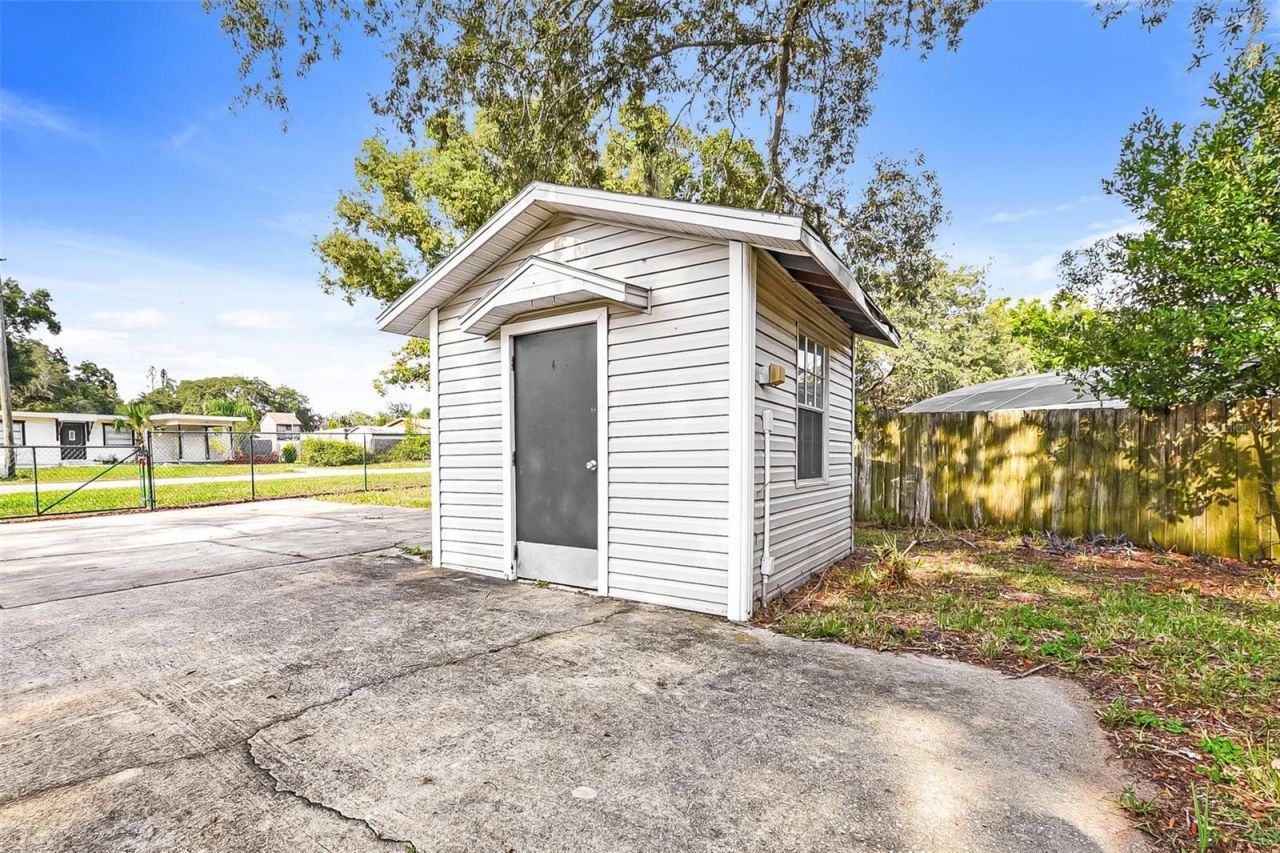 1309 Cove Place , Tavares, FL 32778 Photo