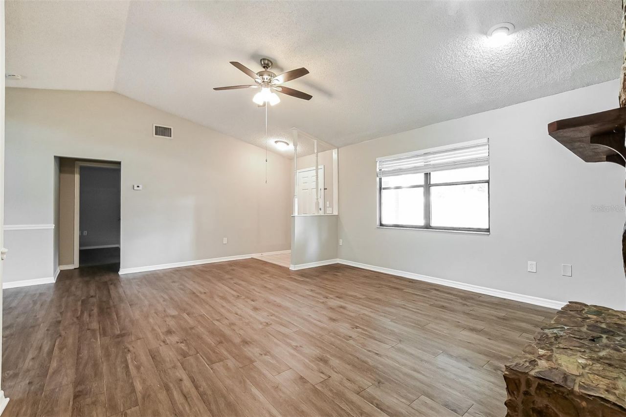 1309 Cove Place , Tavares, FL 32778 Photo