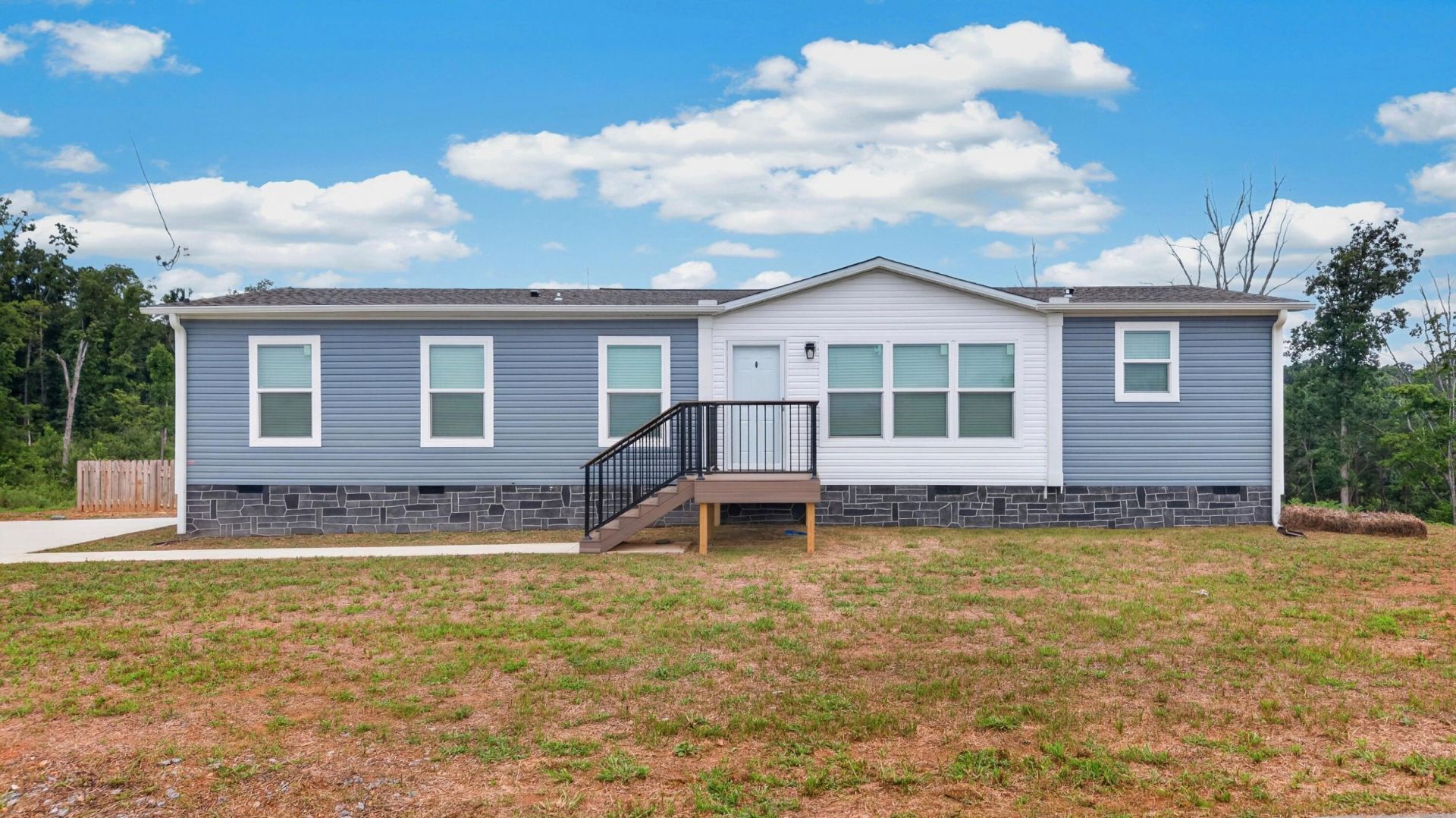 245 Laura Boling Loop Road, Strawberry Plains, TN 37871 Main Photo