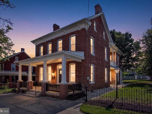 627 BROADWAY, HANOVER, PA 17331
