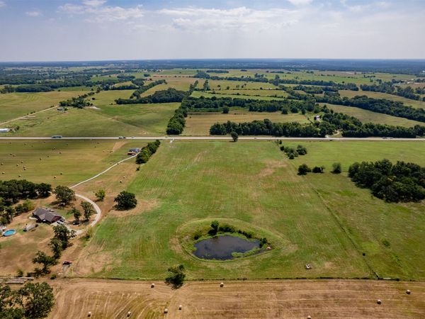 20 10 Highway , Wyandotte, OK 74370