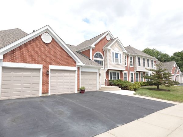 231 University Lane , Unit D, Elk Grove Village, IL 60007