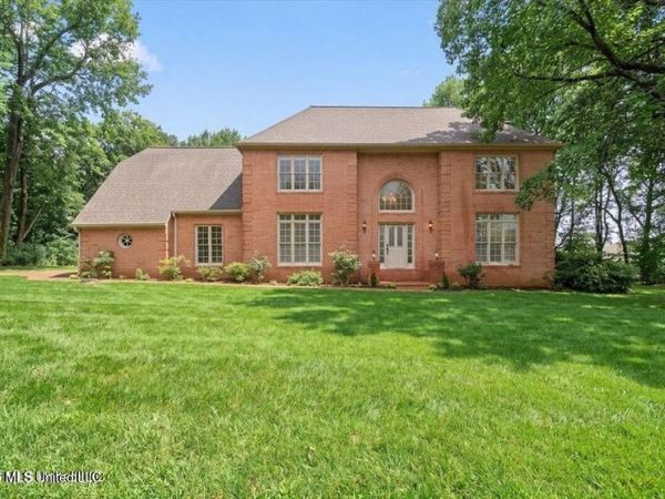 6965 Fox Chase Drive, Southaven, MS 38671