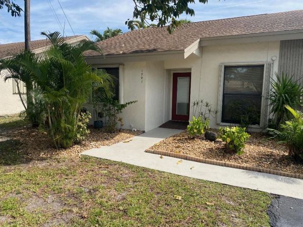 3090 S OAKLAND FOREST Drive, Unit 1901, Oakland Park, FL 33309