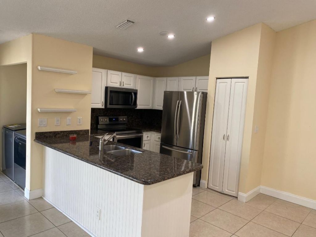 3090 S Oakland Forest Drive, Unit 1901, Oakland Park, FL 33309 Photo