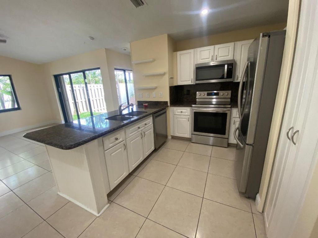 3090 S Oakland Forest Drive, Unit 1901, Oakland Park, FL 33309 Photo