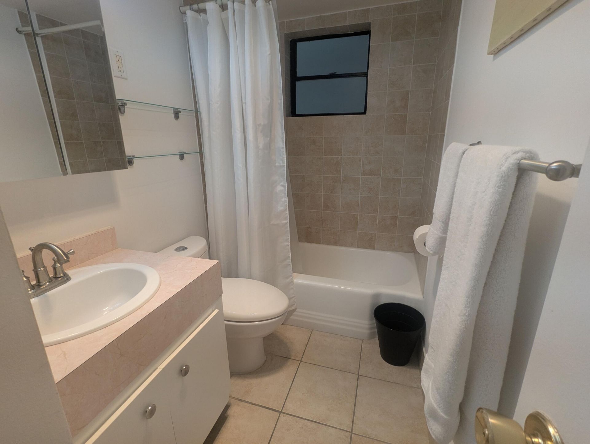 220 Kings Point Drive, Unit 501, Sunny Isles Beach, FL 33160 Photo