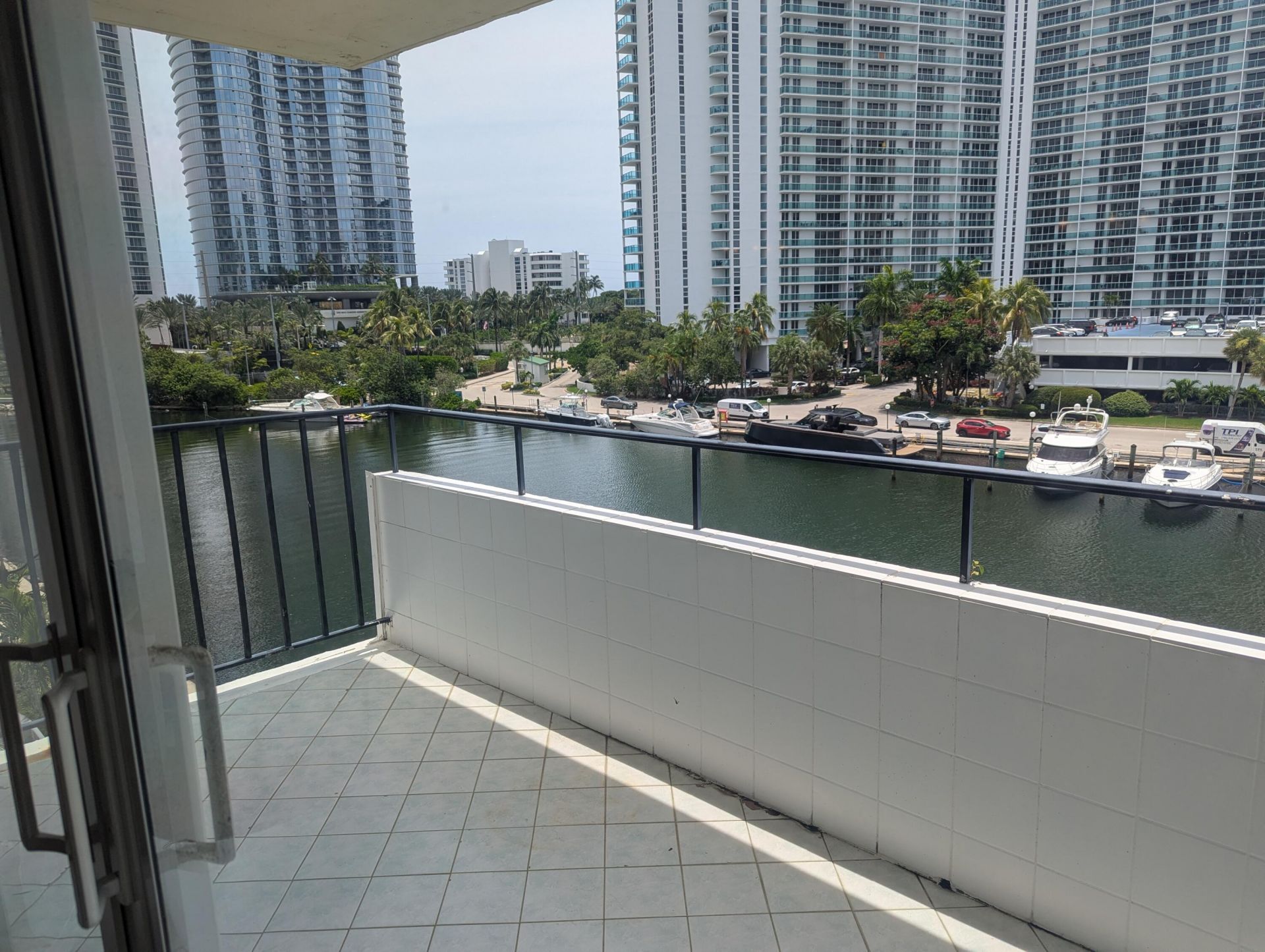 220 Kings Point Drive, Unit 501, Sunny Isles Beach, FL 33160 Photo