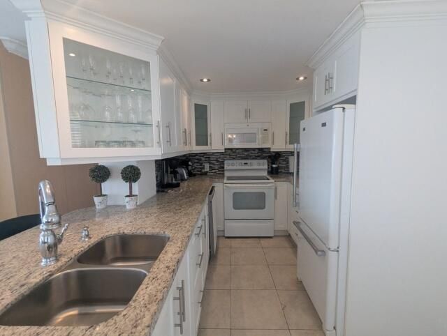 220 Kings Point Drive, Unit 501, Sunny Isles Beach, FL 33160 Photo