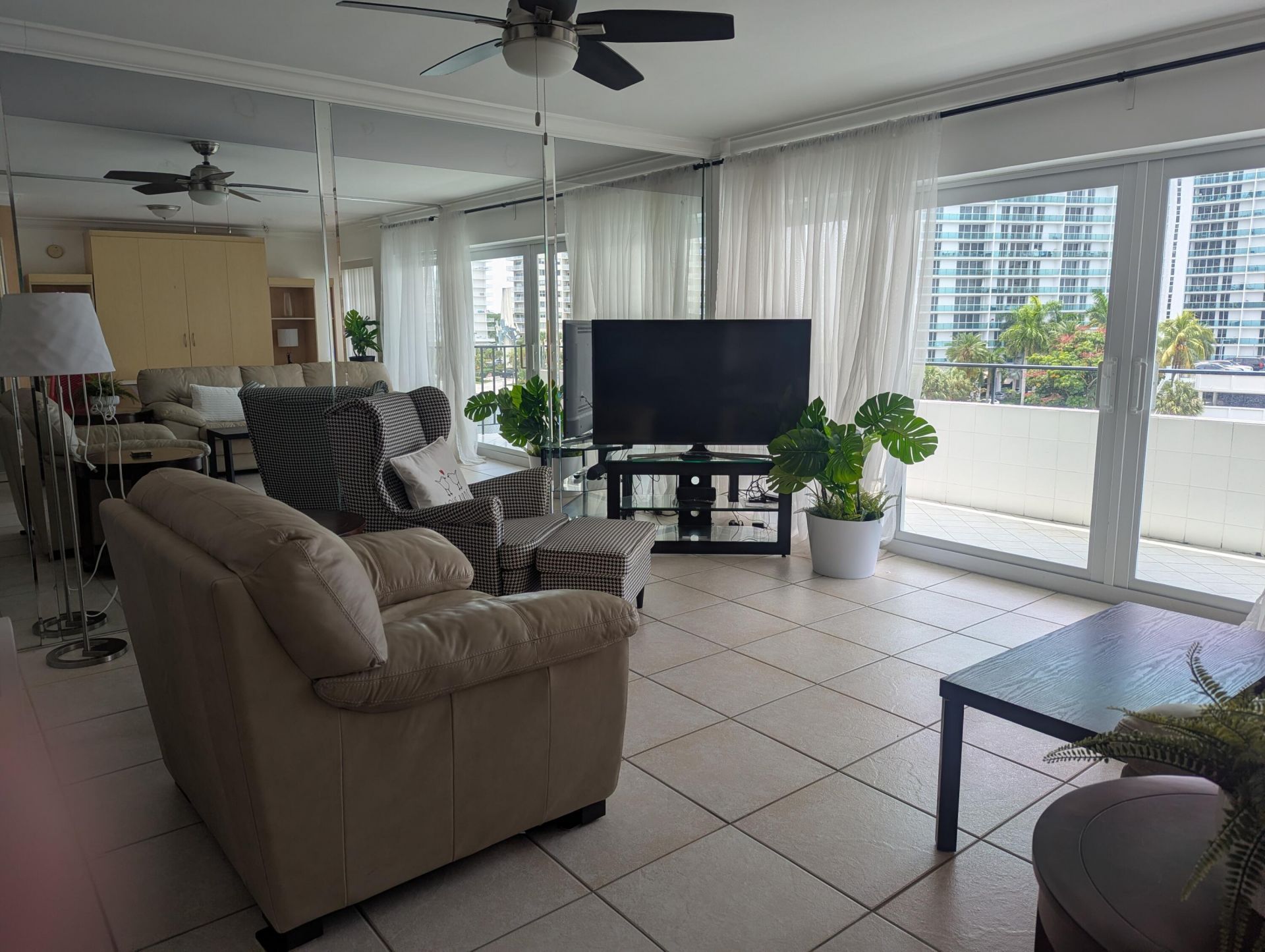 220 Kings Point Drive, Unit 501, Sunny Isles Beach, FL 33160 Photo