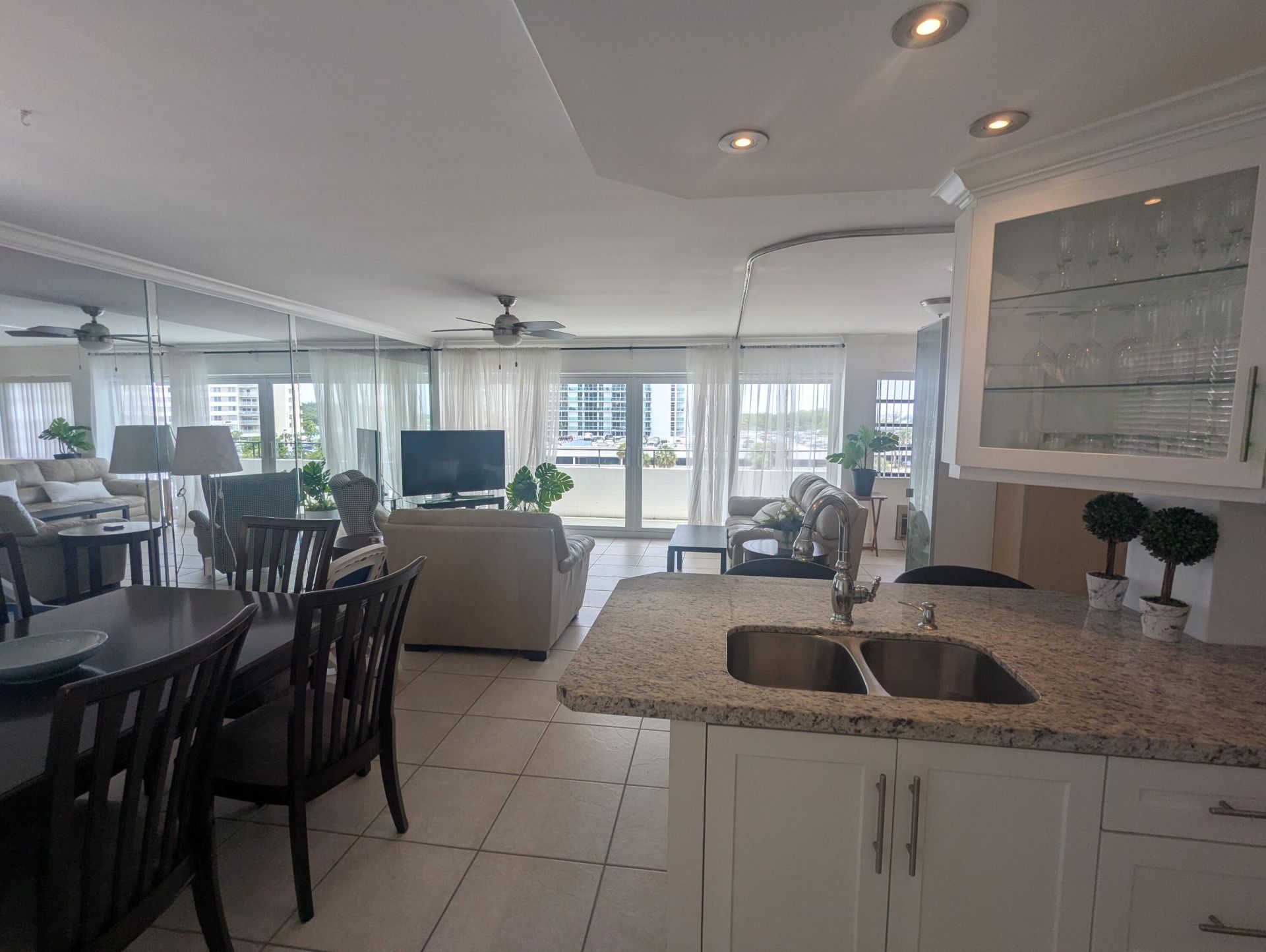 220 Kings Point Drive, Unit 501, Sunny Isles Beach, FL 33160 Photo