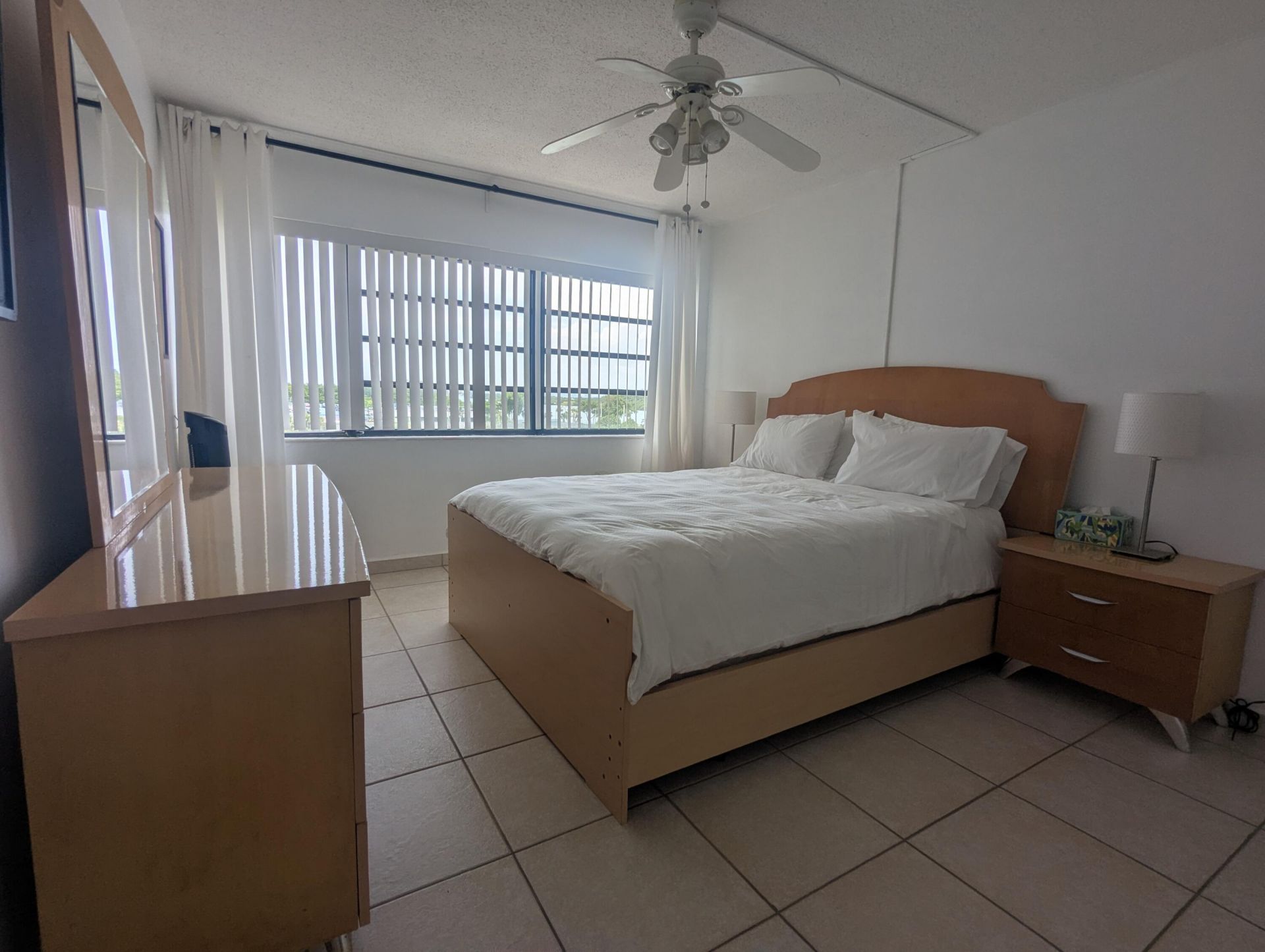 220 Kings Point Drive, Unit 501, Sunny Isles Beach, FL 33160 Photo