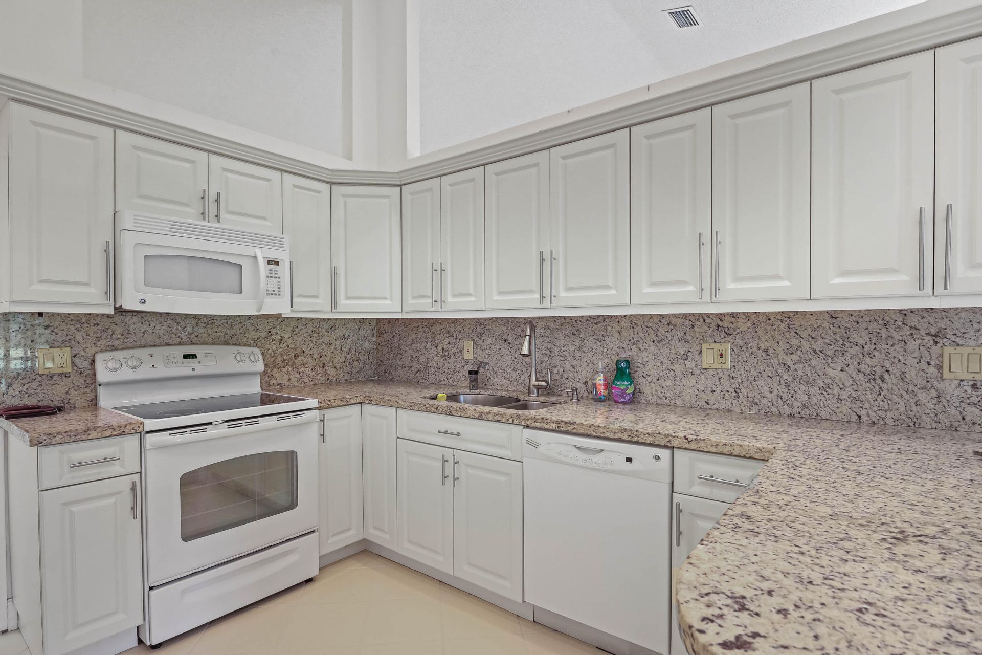 7003 Golf Pointe Circle, Tamarac, FL 33321 Photo