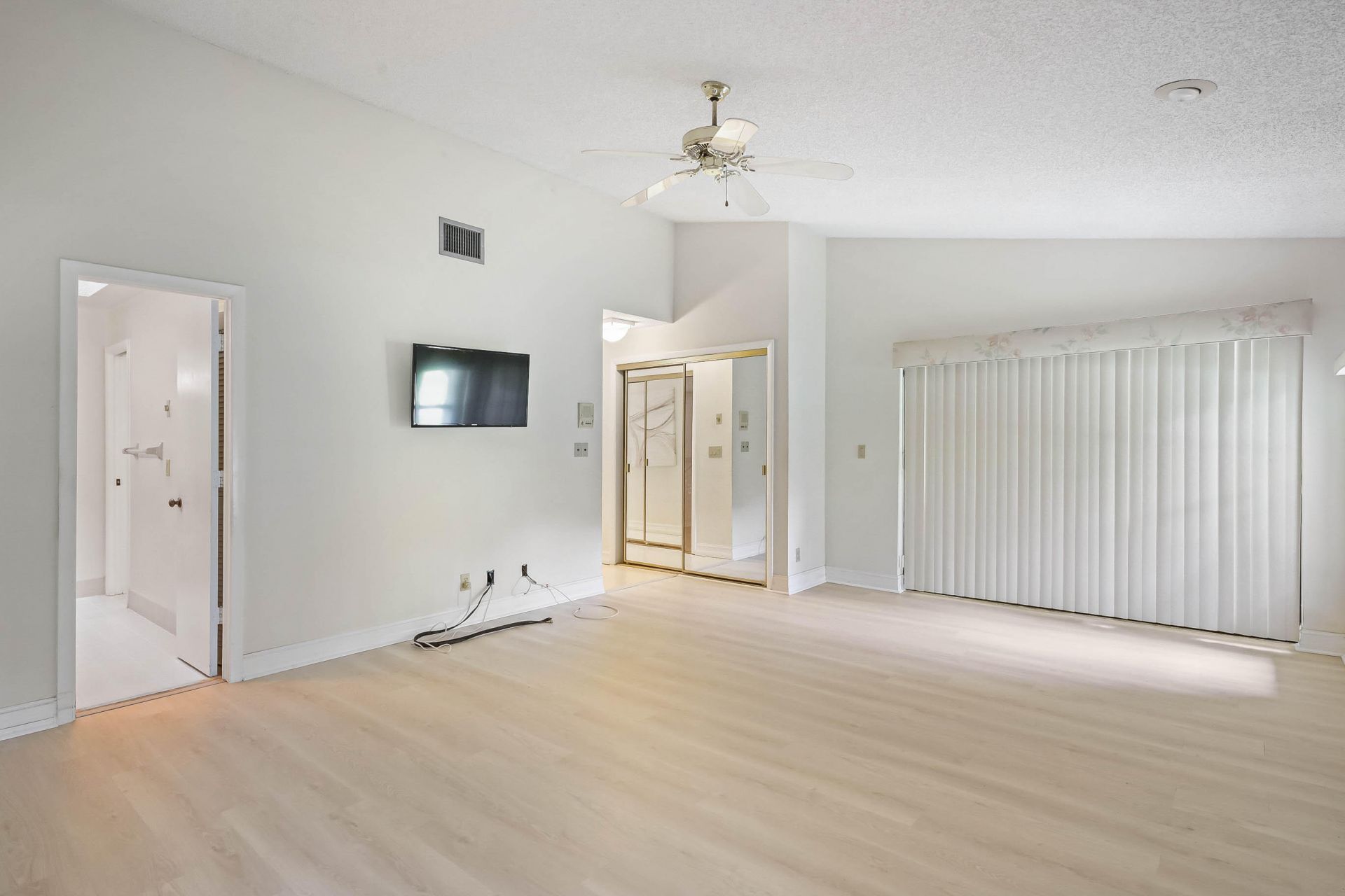 7003 Golf Pointe Circle, Tamarac, FL 33321 Photo