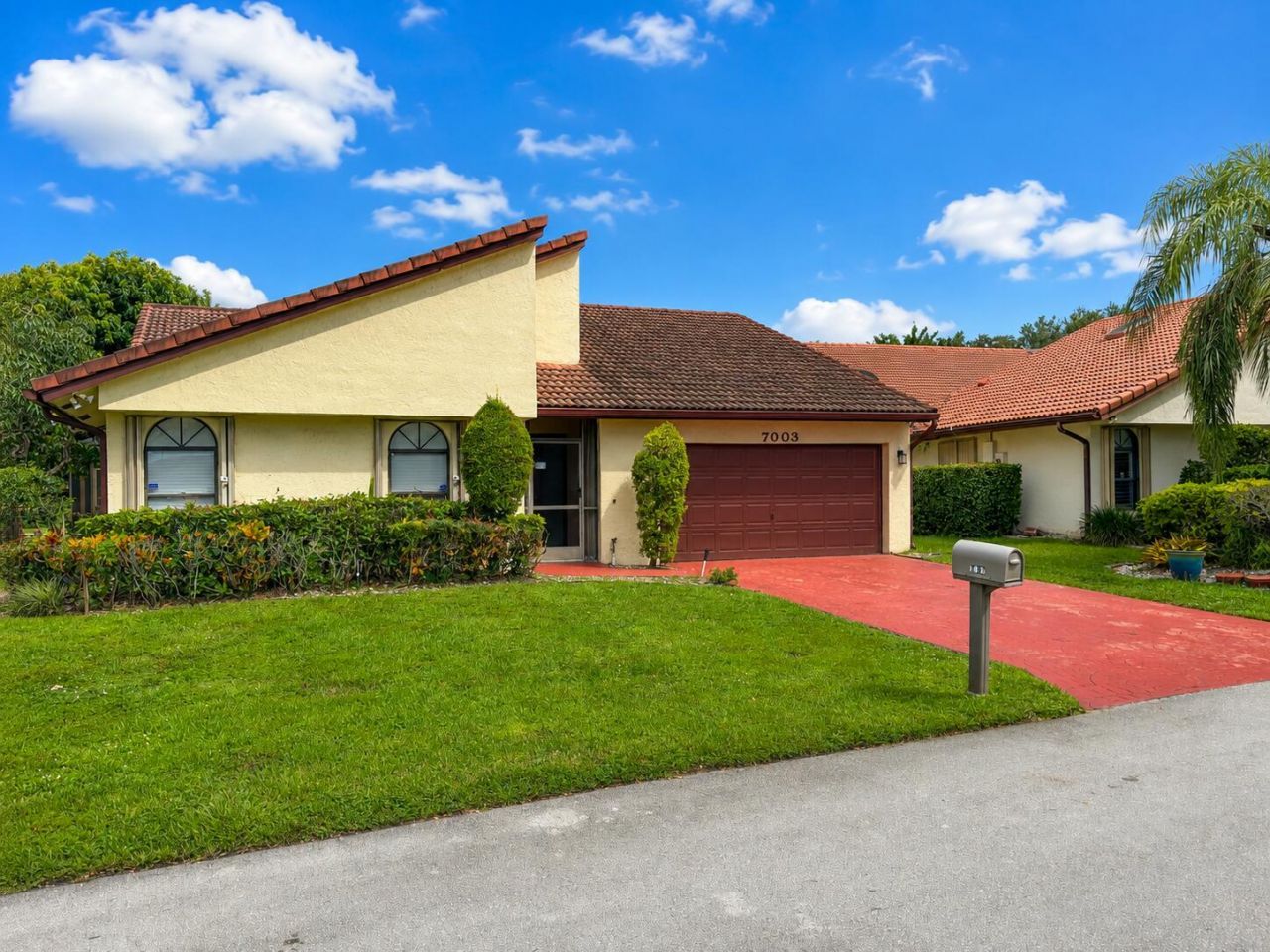 7003 Golf Pointe Circle, Tamarac, FL 33321 Photo