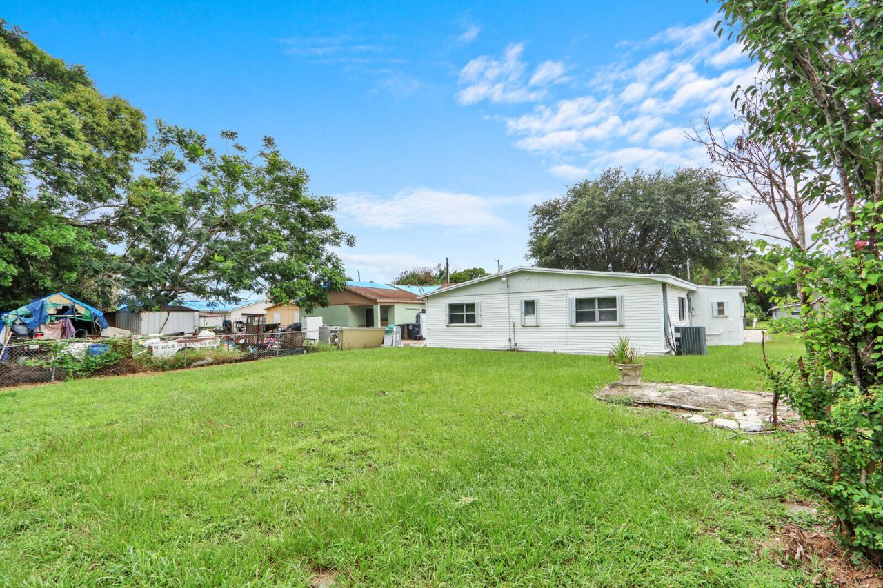 2008 Avenue N, Fort Pierce, FL 34950 Photo