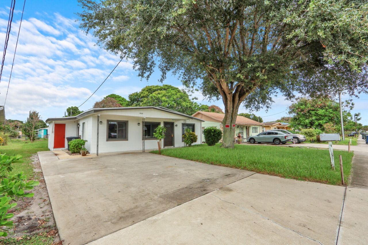 2008 Avenue N, Fort Pierce, FL 34950 Photo