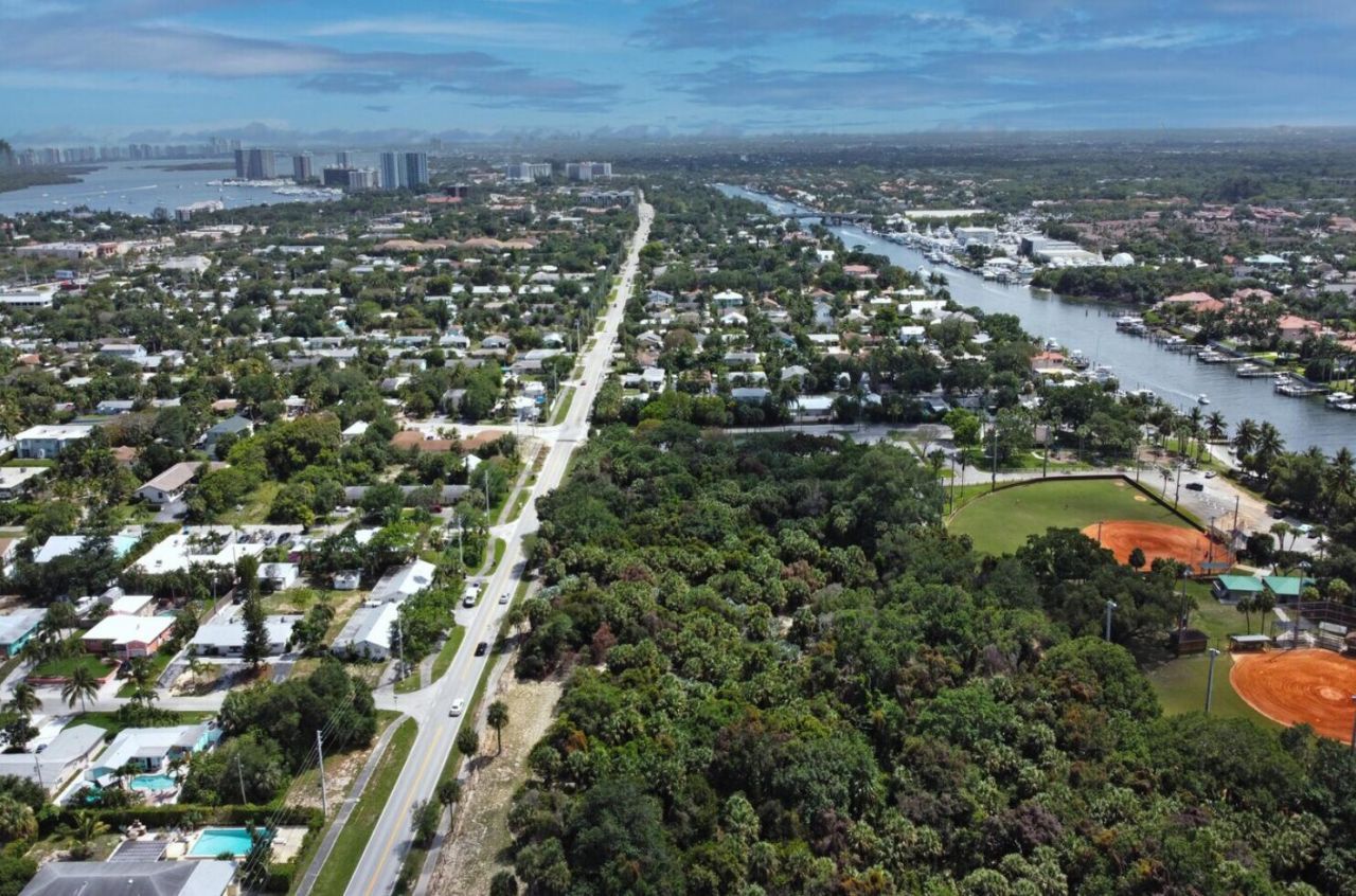 2031 Pleasant Drive, North Palm Beach, FL 33408 Photo
