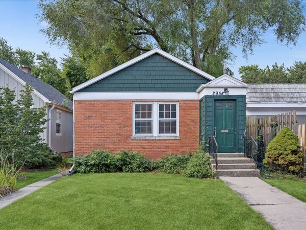 2958 Central Street , Evanston, IL 60201