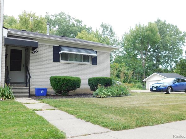 154 S Christine Circle , Mt Clemens, Mi 48043