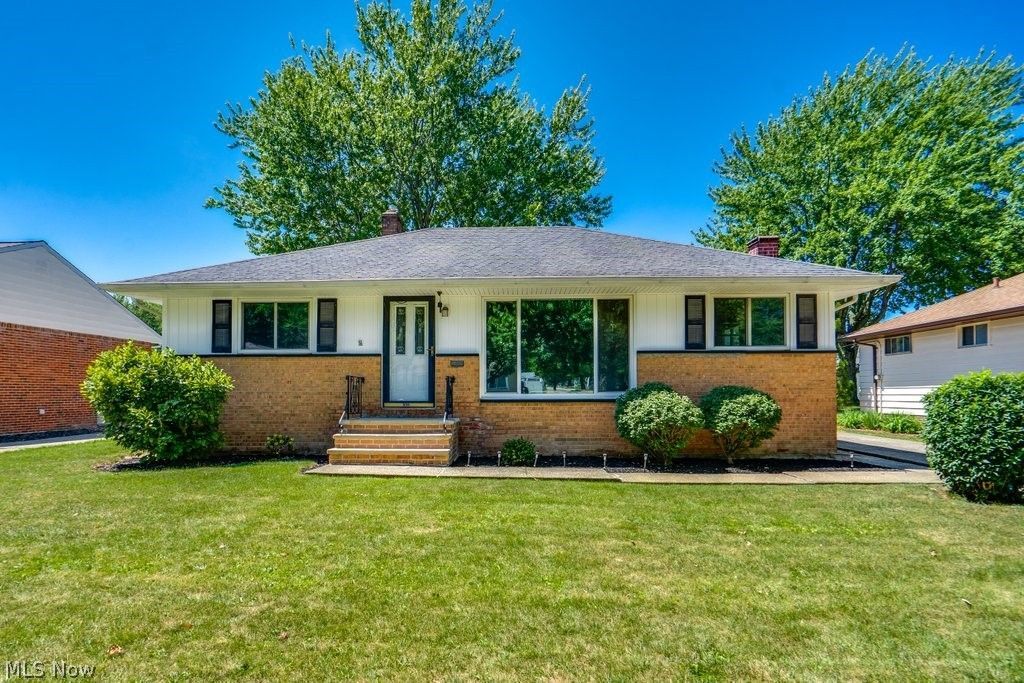 6982 Maplewood Road, Parma Heights, OH 44130 Main Photo