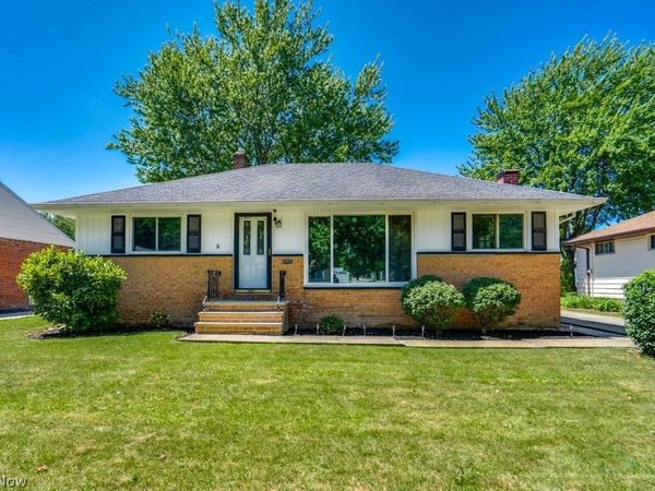 6982 Maplewood Road, Parma Heights, OH 44130