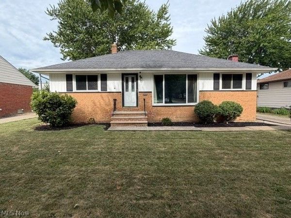 6982 Maplewood Road , Parma Heights, OH 44130