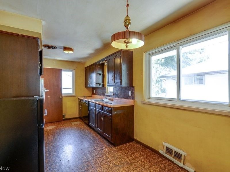 6982 Maplewood Road, Parma Heights, OH 44130 Photo 17