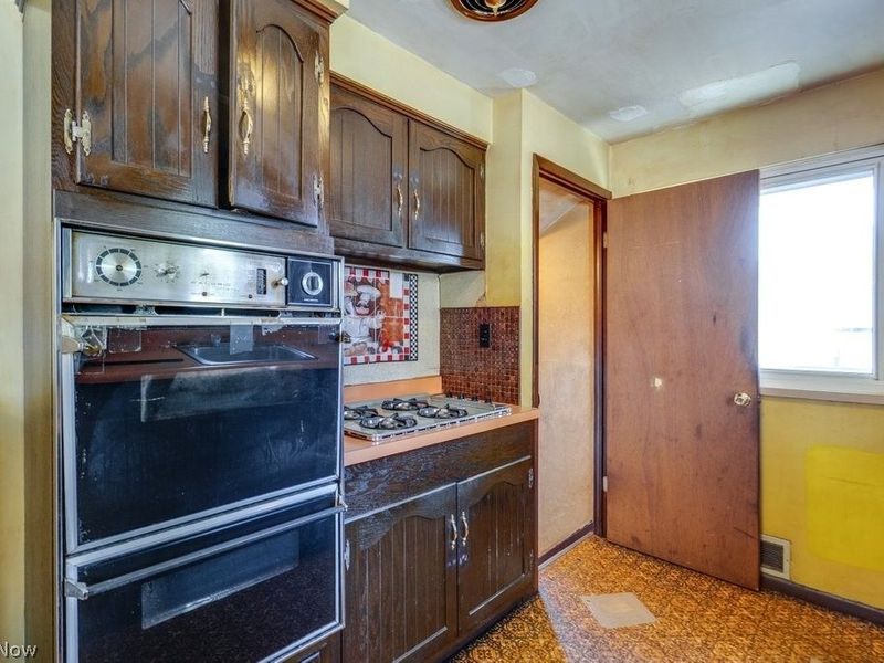 6982 Maplewood Road, Parma Heights, OH 44130 Photo 20
