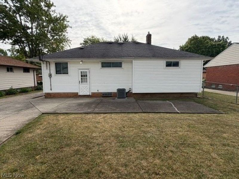 6982 Maplewood Road , Parma Heights, OH 44130 Photo 3