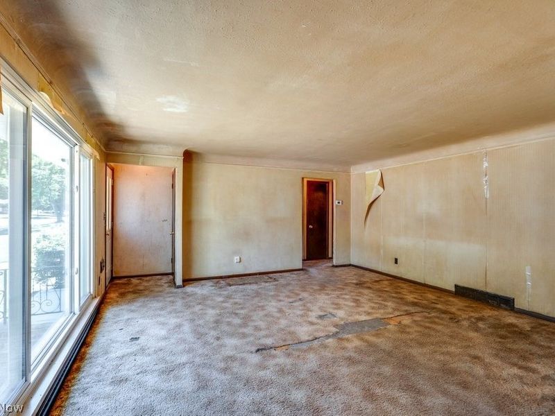 6982 Maplewood Road, Parma Heights, OH 44130 Photo 9