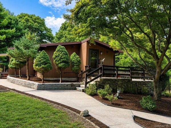 61 Lakeview Drive, Tomkins Cove, NY 10986