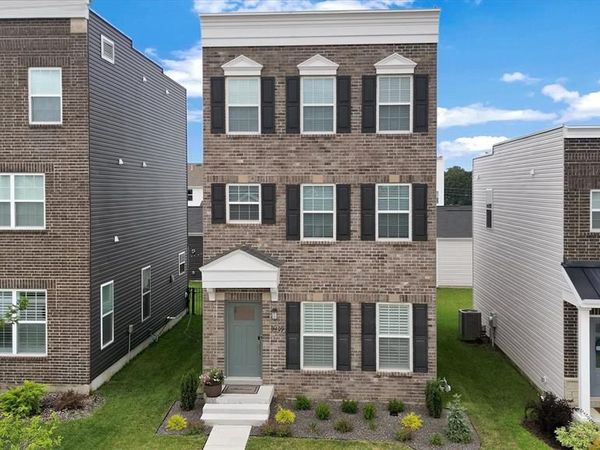 9409 Vandervoort Court , Crestwood, MO 63126