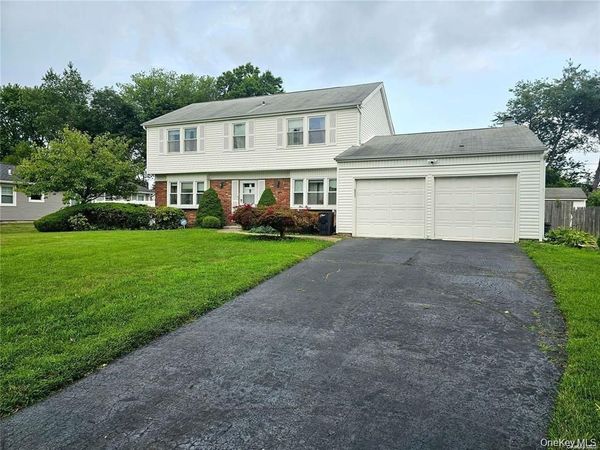 9 Maureen Lane , Stony Brook, NY 11790