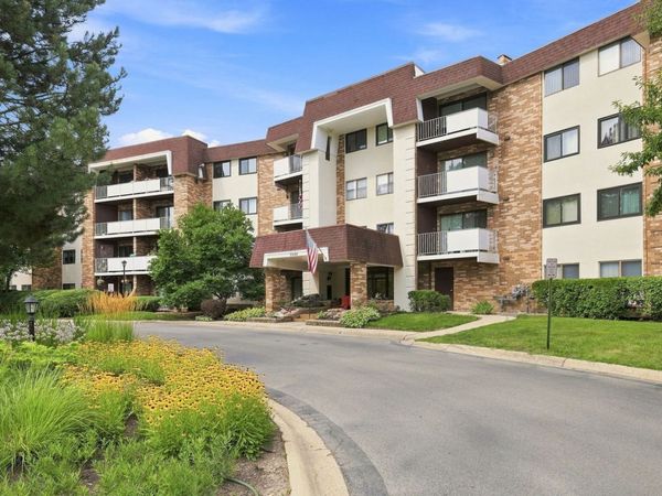 3300 N Carriageway Drive , Unit 405, Arlington Heights, IL 60004