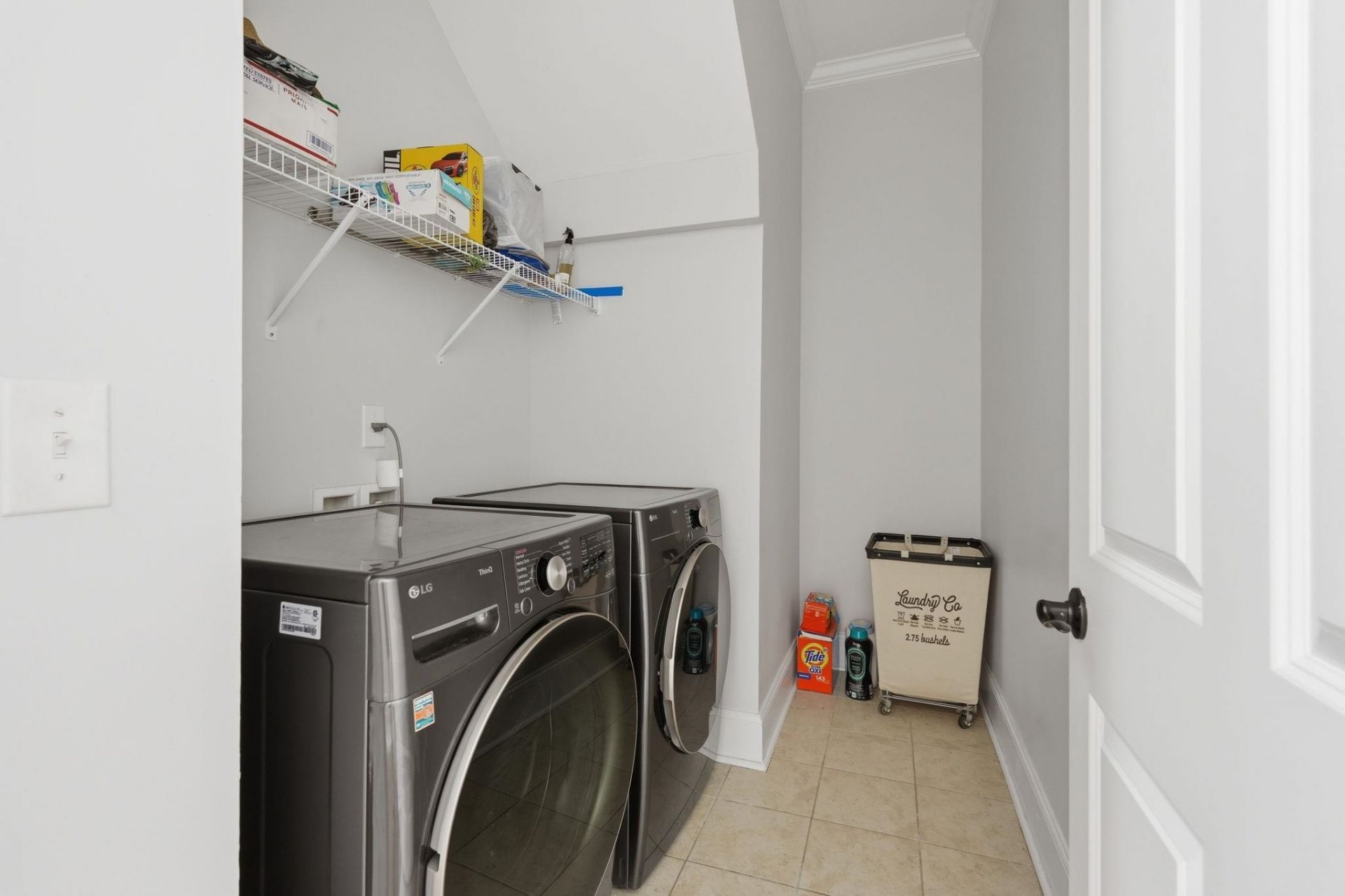 927 Iris St.  Photo 20