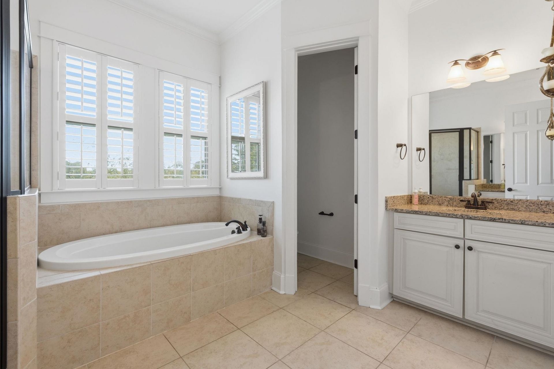 927 Iris St.  Photo 35